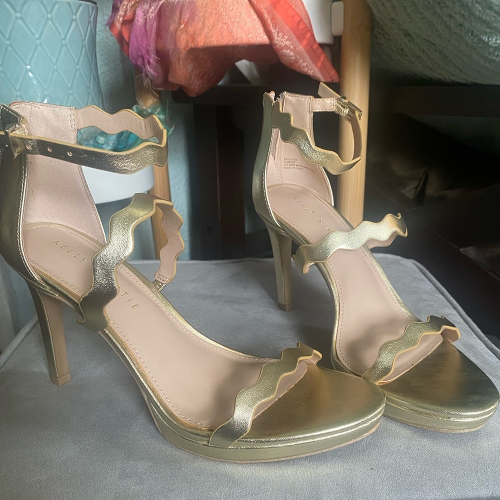 Kelly & Katie Gold Strappy Sandals